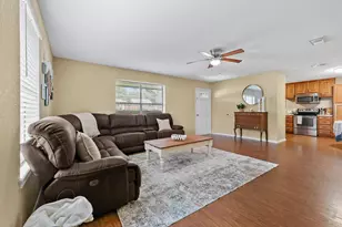 713 Patricia Dr, Sherman, TX 75090 - Photo 6