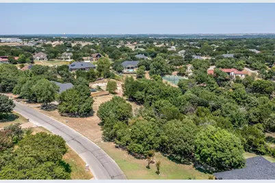 121 Danielle Drive, Hudson Oaks, TX 76087 - Photo 10