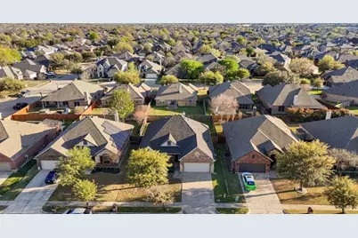 565 Griffith Drive, Saginaw, TX 76179 - Photo 2