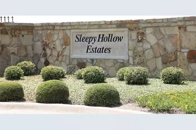 1304 Estate Drive, Ennis, TX 75119 - Photo 4