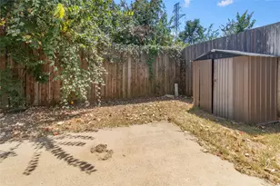 12652 Oakwood Cir, Fort Worth, TX 76040 - Photo 24