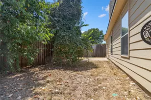 12652 Oakwood Cir, Fort Worth, TX 76040 - Photo 26