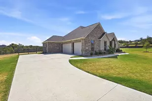 300 Spanish Oak Ct, Weatherford, TX 76085 - Photo 2
