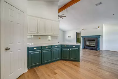 321 E Woody Creek Court, Springtown, TX 76082 - Photo 10