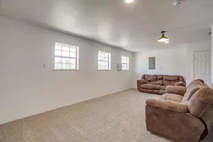 321 E Woody Creek Ct, Springtown, TX 76082 - Photo 18