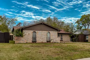 2517 Rosewood Dr, Mesquite, TX 75150 - Photo 2