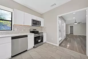 5612 Polo Club Dr, Arlington, TX 76017 - Photo 4