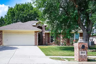 1012 Kingsley Dr, Saginaw, TX 76179 - Photo 1