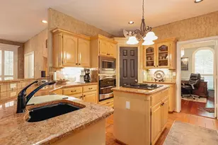 301 W Mill Valley Dr, Colleyville, TX 76034 - Photo 8