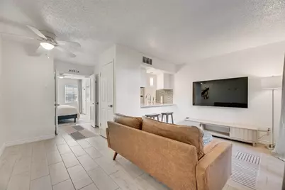 1810 N Garrett Avenue #119, Dallas, TX 75206 - Photo 2