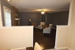 2204 Towne N Dr, Cleburne, TX 76033 - Photo 10