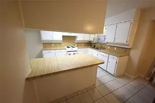2204 Towne N Dr, Cleburne, TX 76033 - Photo 14