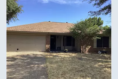 2204 Towne North Drive, Cleburne, TX 76033 - Photo 2