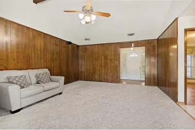 7805 Marlborough Drive W, Fort Worth, TX 76134 - Photo 6