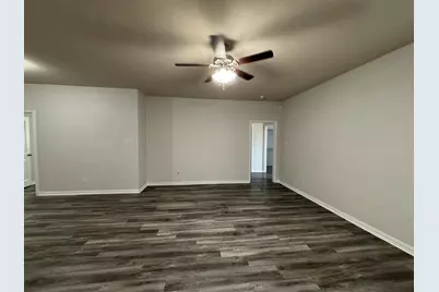 352 Emerald Creek Drive, Fort Worth, TX 76131 - Photo 2