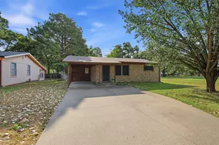 2050 Avon Dr, Denison, TX 75020 - Photo 6