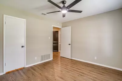 105 Lakeway Drive, Benbrook, TX 76126 - Photo 28