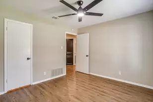 105 Lakeway Dr, Benbrook, TX 76126 - Photo 28