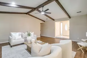 105 Lakeway Dr, Benbrook, TX 76126 - Photo 8