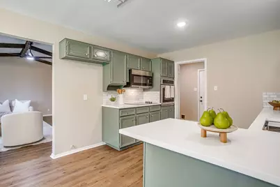 105 Lakeway Drive, Benbrook, TX 76126 - Photo 14