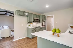 105 Lakeway Dr, Benbrook, TX 76126 - Photo 14