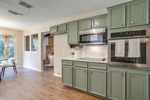 105 Lakeway Dr, Benbrook, TX 76126 - Photo 18