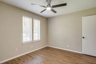 105 Lakeway Drive, Benbrook, TX 76126 - Photo 32