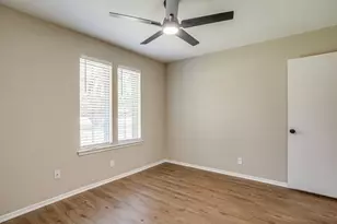 105 Lakeway Dr, Benbrook, TX 76126 - Photo 32