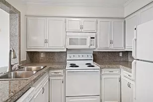 5881 Preston View Blvd, Dallas, TX 75240 - Photo 10