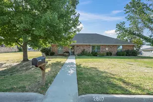 2807 S Lipsey St, Decatur, TX 76234 - Photo 2