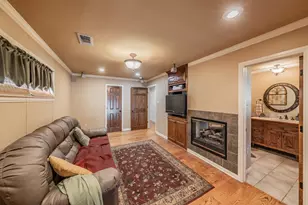 300 Shoreline Dr, Azle, TX 76020 - Photo 18