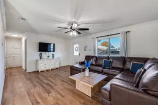 309 S Washington St, Pilot Point, TX 76258 - Photo 2