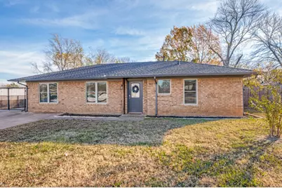309 S Washington Street, Pilot Point, TX 76258 - Photo 1