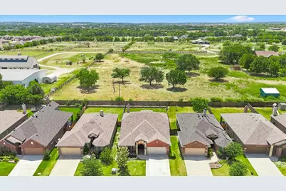 3237 Tamarack Lane, Denton, TX 76226 - Photo 2