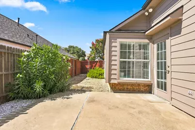 204 Meredith Court, Irving, TX 75063 - Photo 28