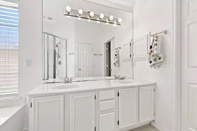 204 Meredith Court, Irving, TX 75063 - Photo 24