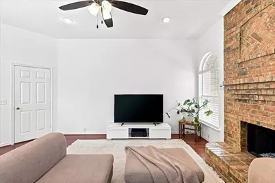 204 Meredith Court, Irving, TX 75063 - Photo 12