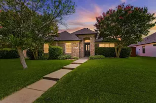 204 Meredith Ct, Irving, TX 75063 - Photo 4