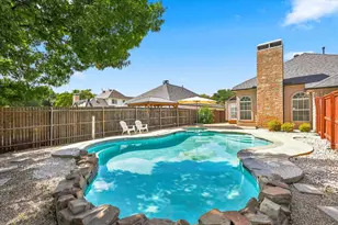204 Meredith Ct, Irving, TX 75063 - Photo 32