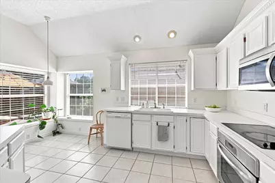 204 Meredith Court, Irving, TX 75063 - Photo 14