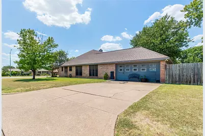7133 Starnes Road, North Richland Hills, TX 76182 - Photo 2