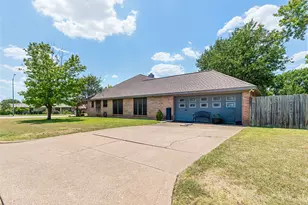 7133 Starnes Rd, North Richland Hills, TX 76182 - Photo 2