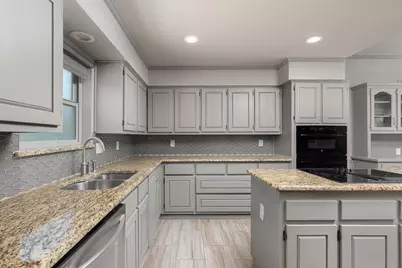 15607 Golden Creek, Dallas, TX 75248 - Photo 10