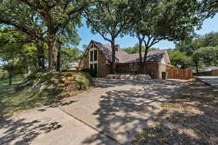 2119 Wilson Dr, Arlington, TX 76011 - Photo 1