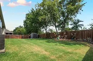 201 Providence Dr, Van Alstyne, TX 75495 - Photo 22