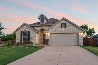 201 Providence Drive, Van Alstyne, TX 75495 - Photo 2