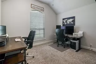 201 Providence Dr, Van Alstyne, TX 75495 - Photo 4