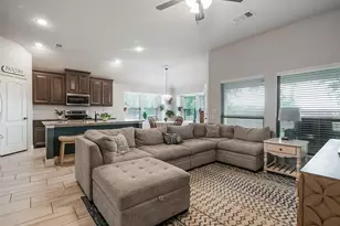 201 Providence Dr, Van Alstyne, TX 75495 - Photo 8