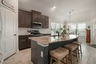 201 Providence Dr, Van Alstyne, TX 75495 - Photo 10