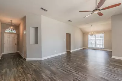 904 Parkhill Drive, Mansfield, TX 76063 - Photo 4